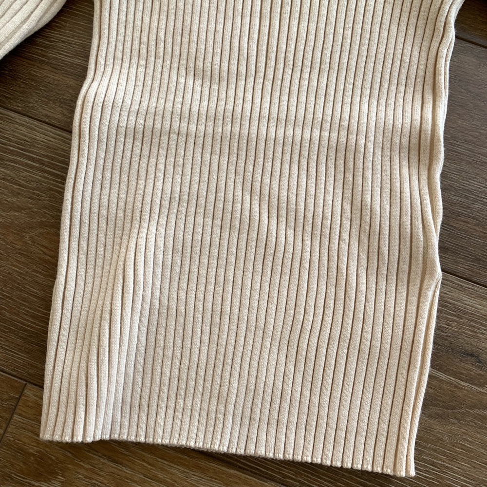 Edition10 Contrast Colored Bell Sleeved Sweater - Picture 5 of 8